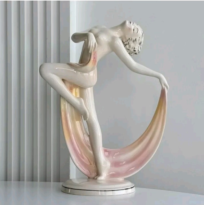Antique Statue “Anmut” Hertwig