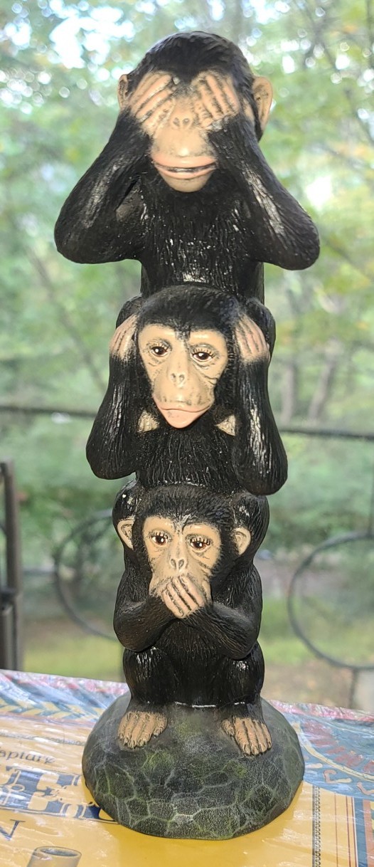 Speak/See/Hear No Evil Wise Monkeys Ceramic Scioto stacked Totem Statue/Figurine