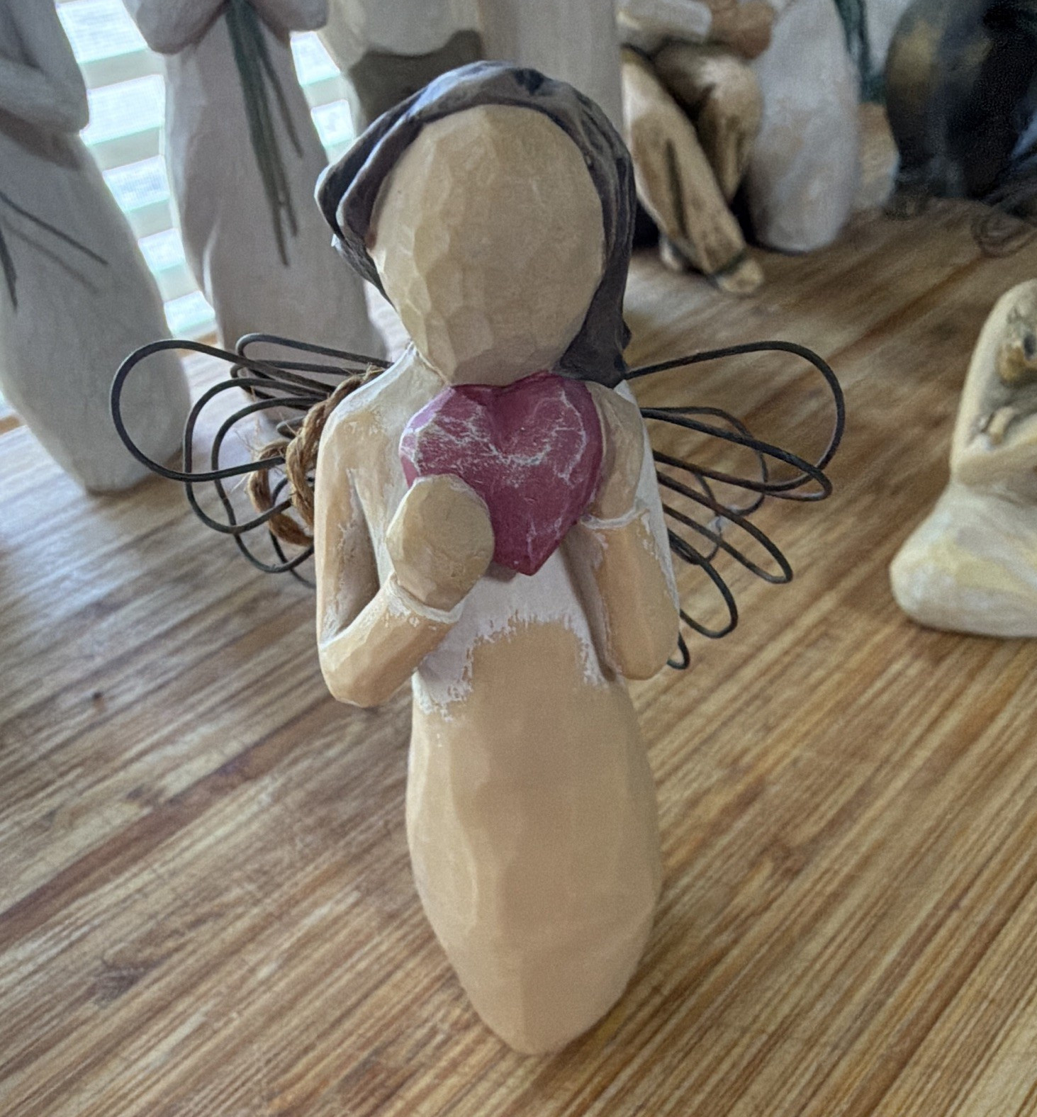 Willow Tree Angel of the Heart Figurine Susan Lordi 2000 Resin Hand Painted