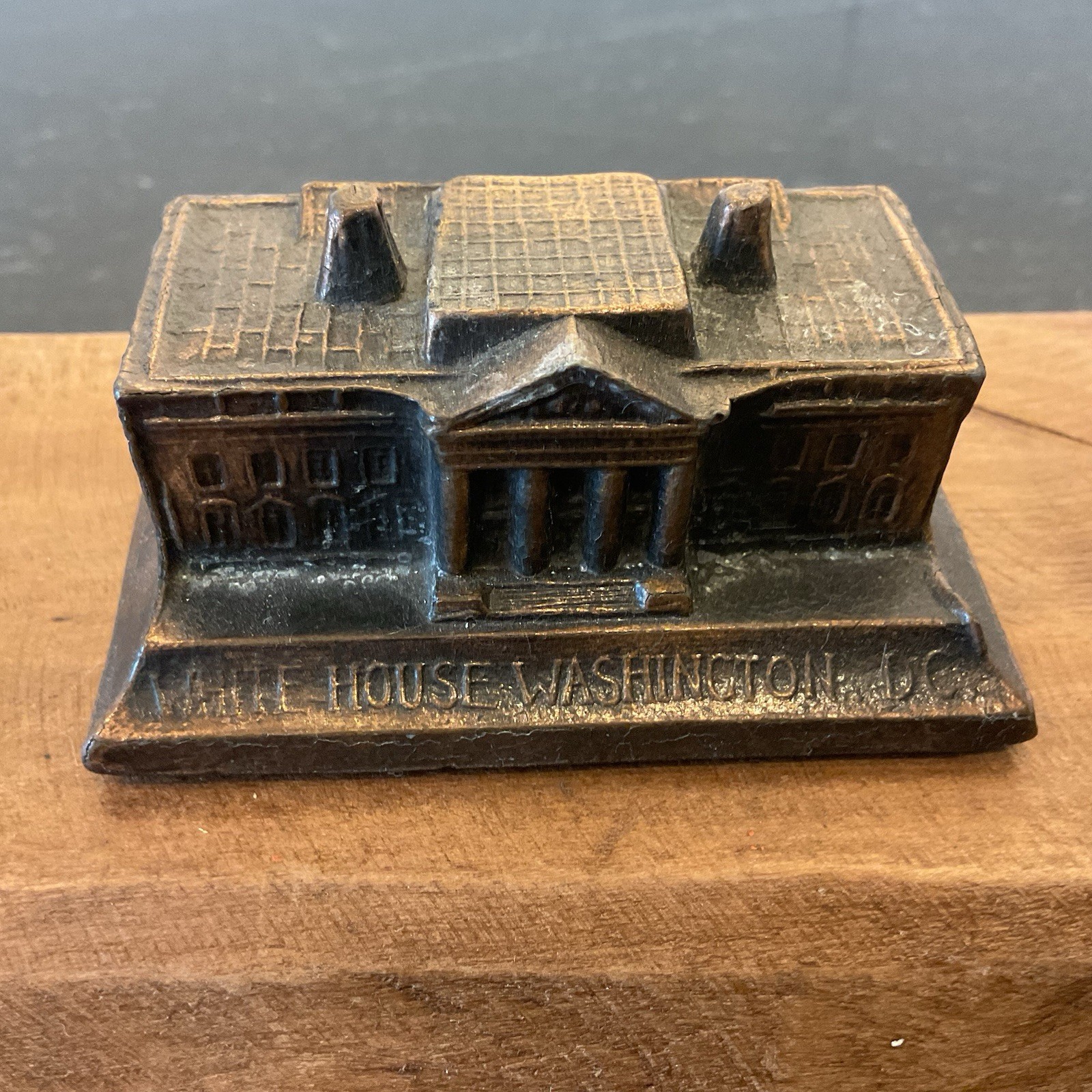 Vintage Die-Cast White House Figurine Brass/Bronze 3”x2”