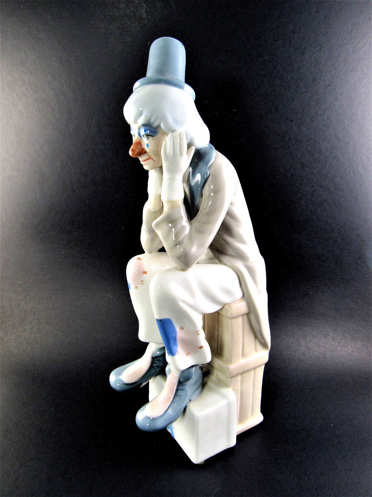 VINTAGE CASADES PORCELAIN CLOWN FIGURINE 10 1/2″ TALL MADE IN SPAIN (LE)