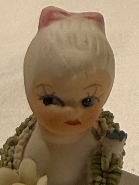Vintage Napcoware 2.25″ Figurine – Girl With Pink Bow, Garland & Flowers