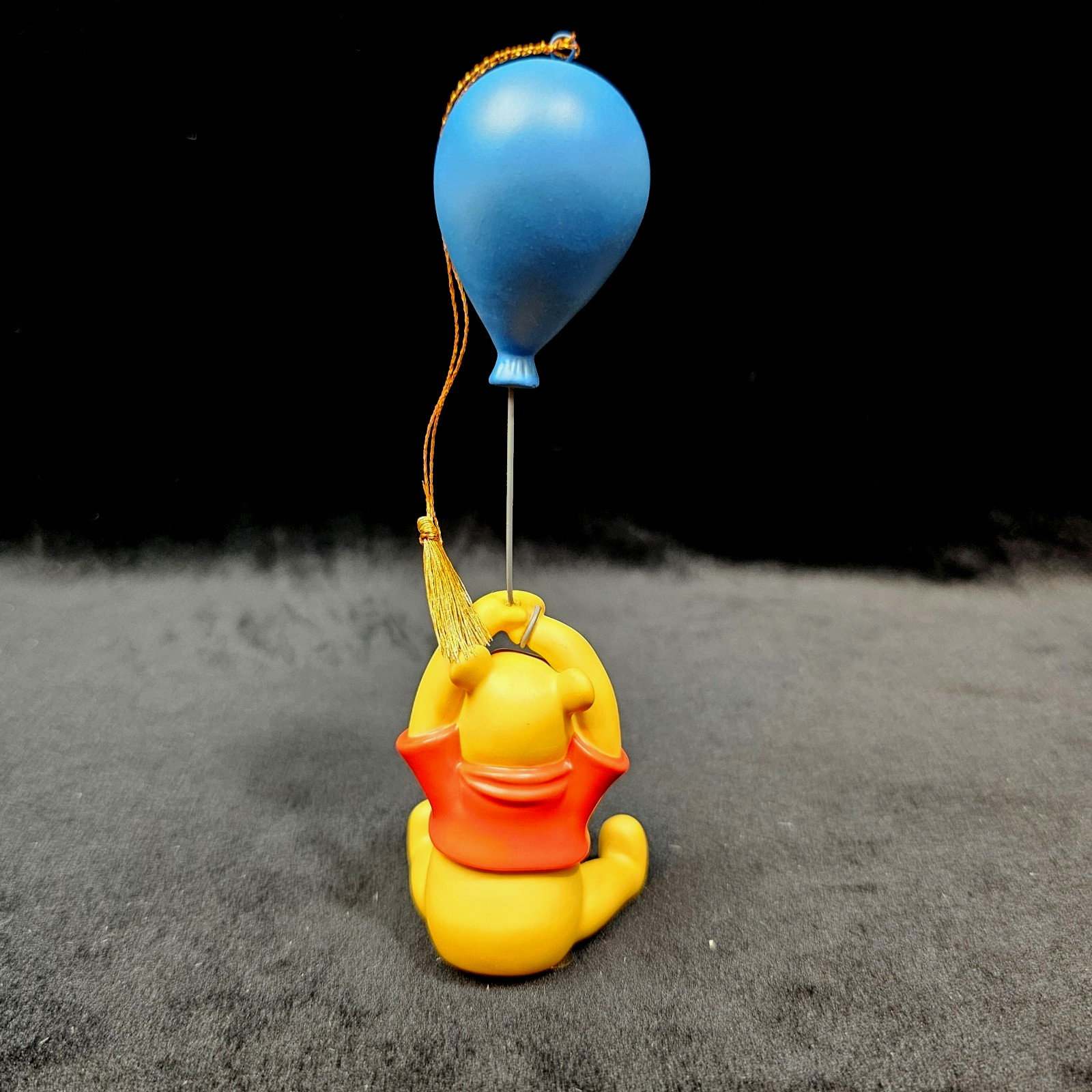 Walt Disney Collections Winnie The Pooh with Balloon and Bee on Nose Ornament