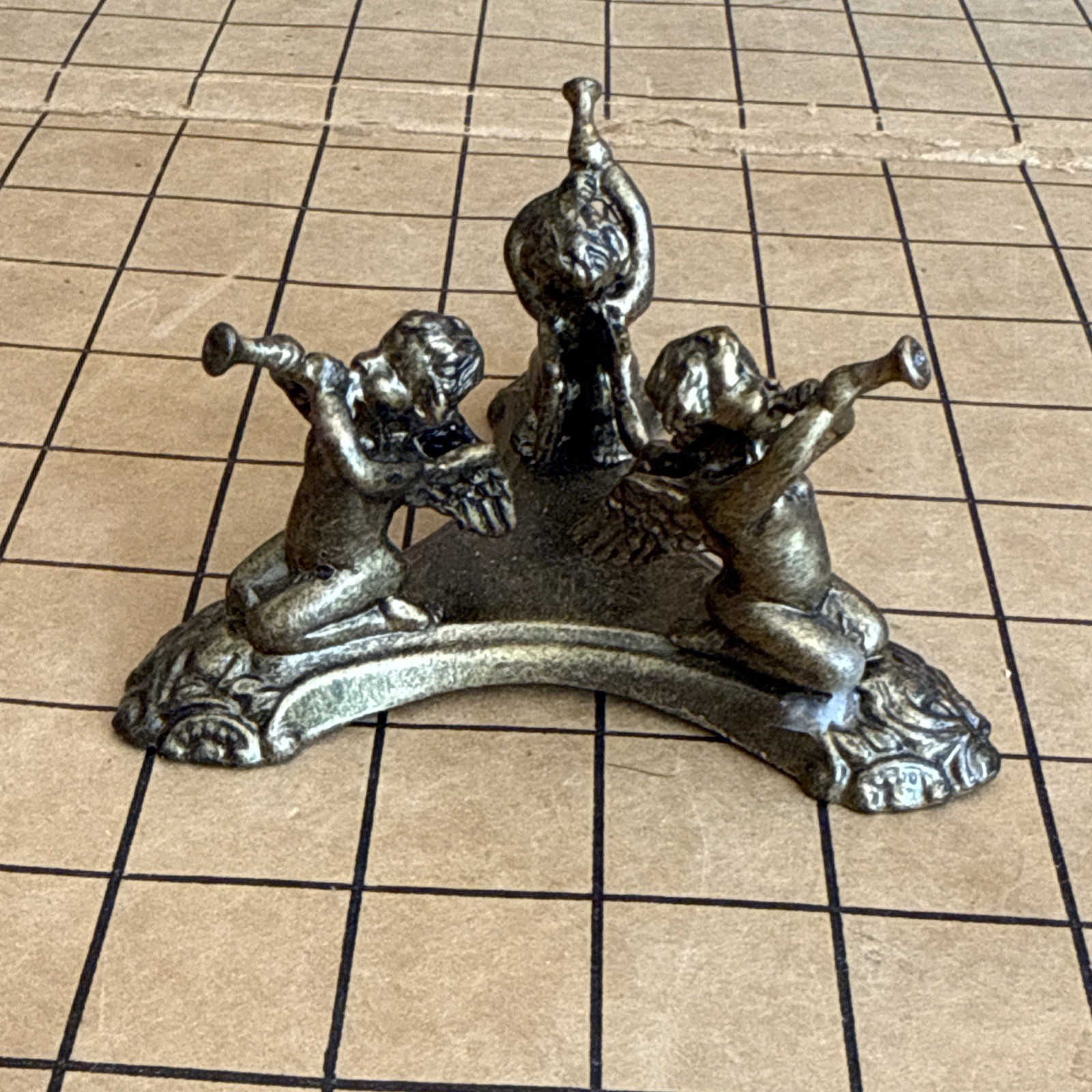 Vintage Cast Metal Figurine 3 Angels Cherubs Blowing Horns Candle Trinket Holder