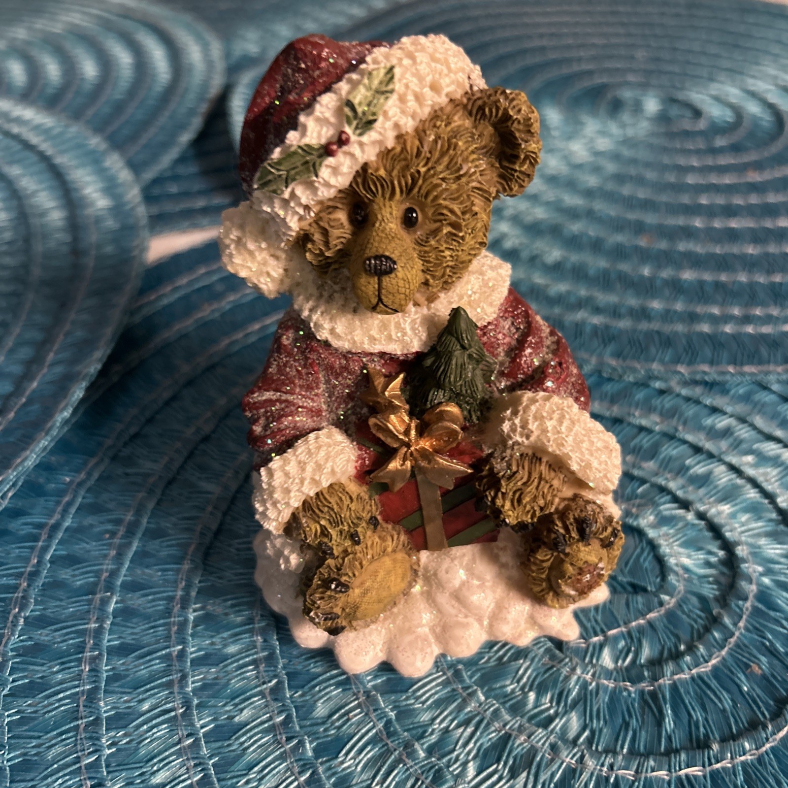 Resin Teddy Bears the Santa Bear with Christmas Tree and Present Pre-owned F3
