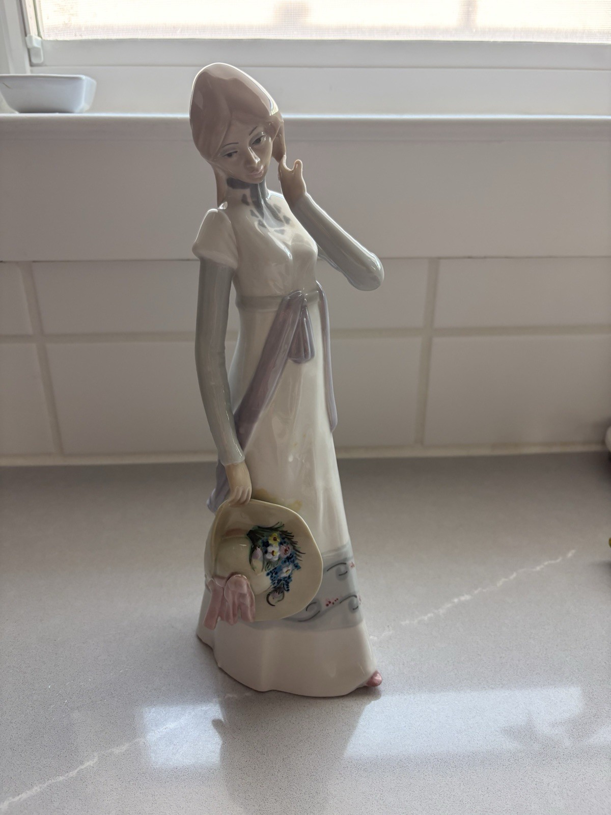 “CASCADES” Porcelanas LADY FIGURINE Made In Spain. 10 1/2”H. Blue & White Tan
