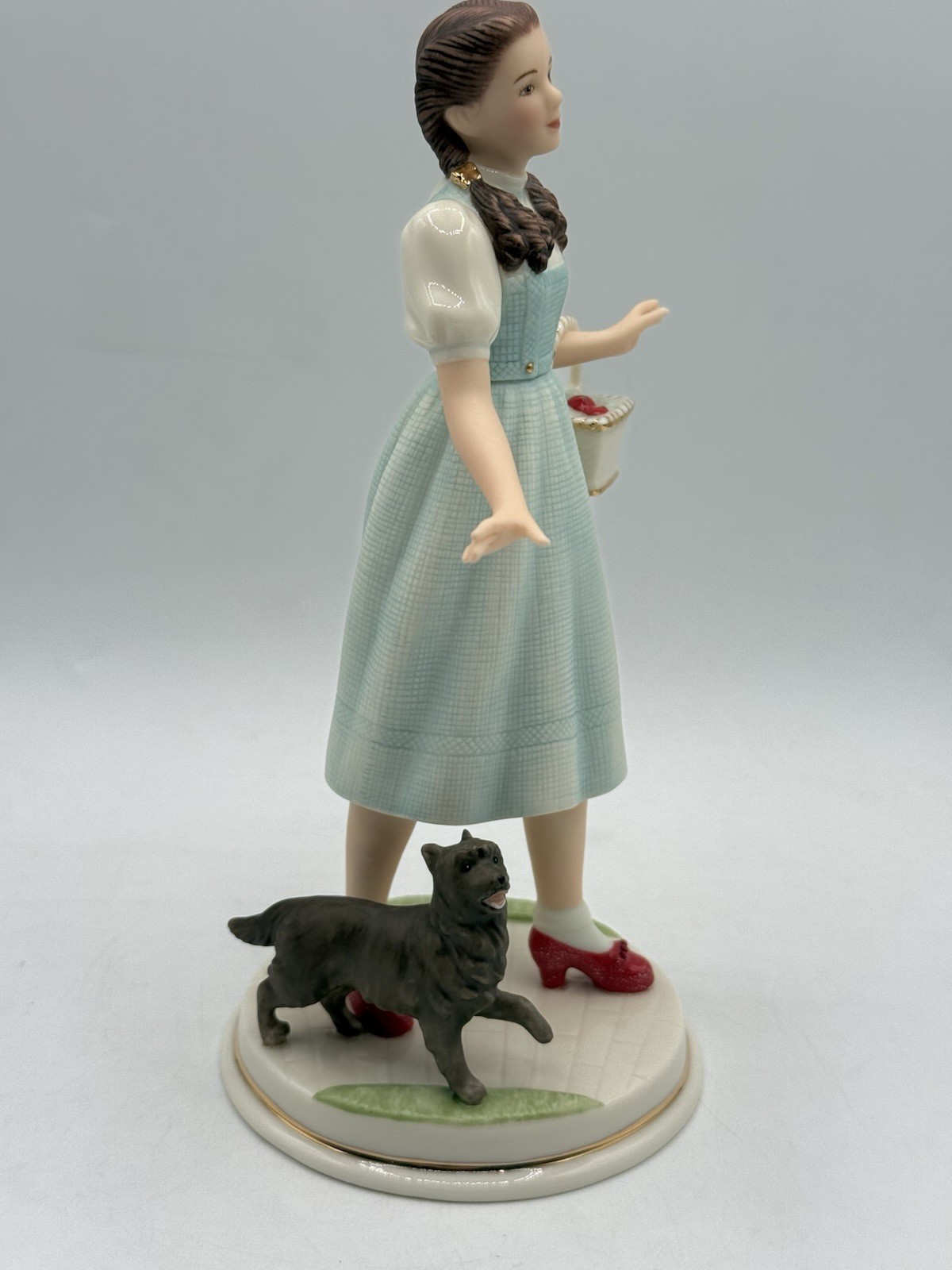Lenox Dorothy & Toto #6131023 Figurine Wizard of Oz Approximately 8X4” Retired