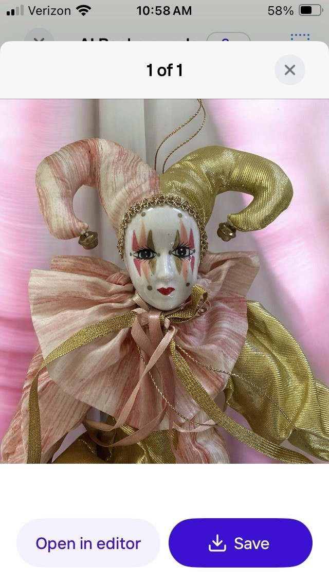 Mardi Gras Jester Harlequin Clown Porcelain Ornate 15” Gold / Salmon Excellent