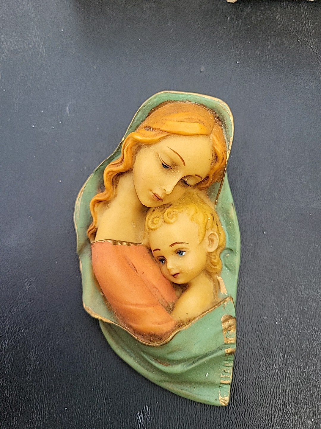 Vintage Madonna and Child Hand Painted Wall Plaque Figurine Made In Italy