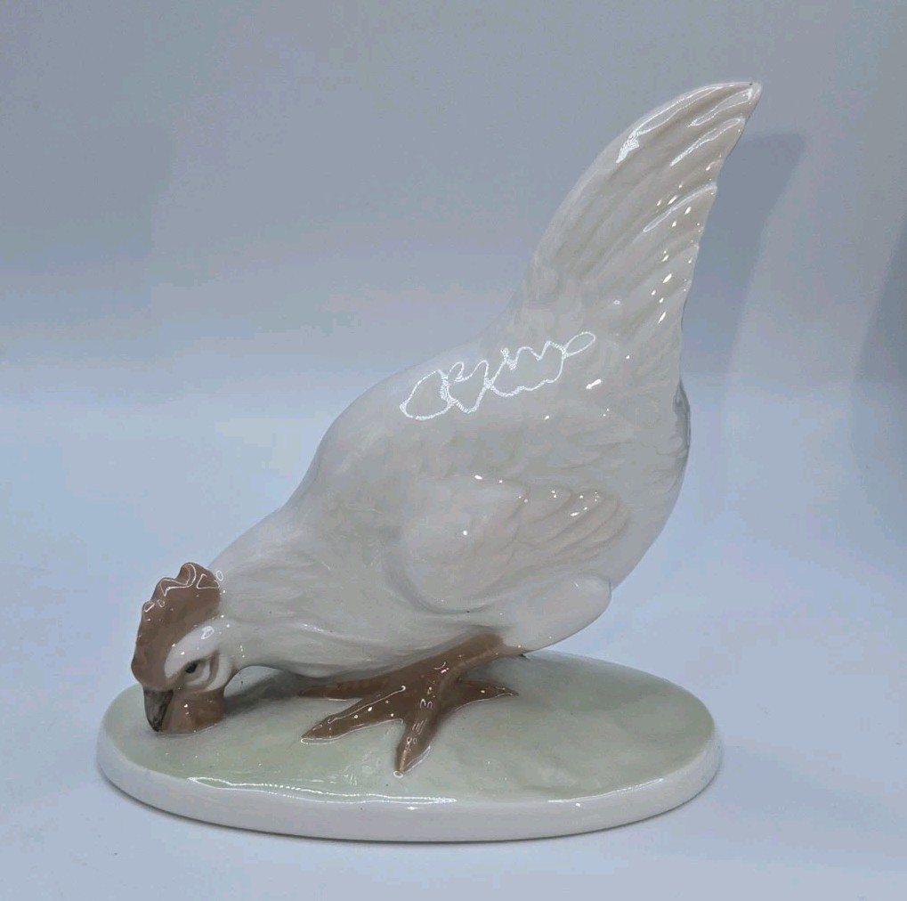 1924 Rosenthal Selb Bavaria • M.938 • Rare Hen Chicken Pecking Figurine 4″L •EUC