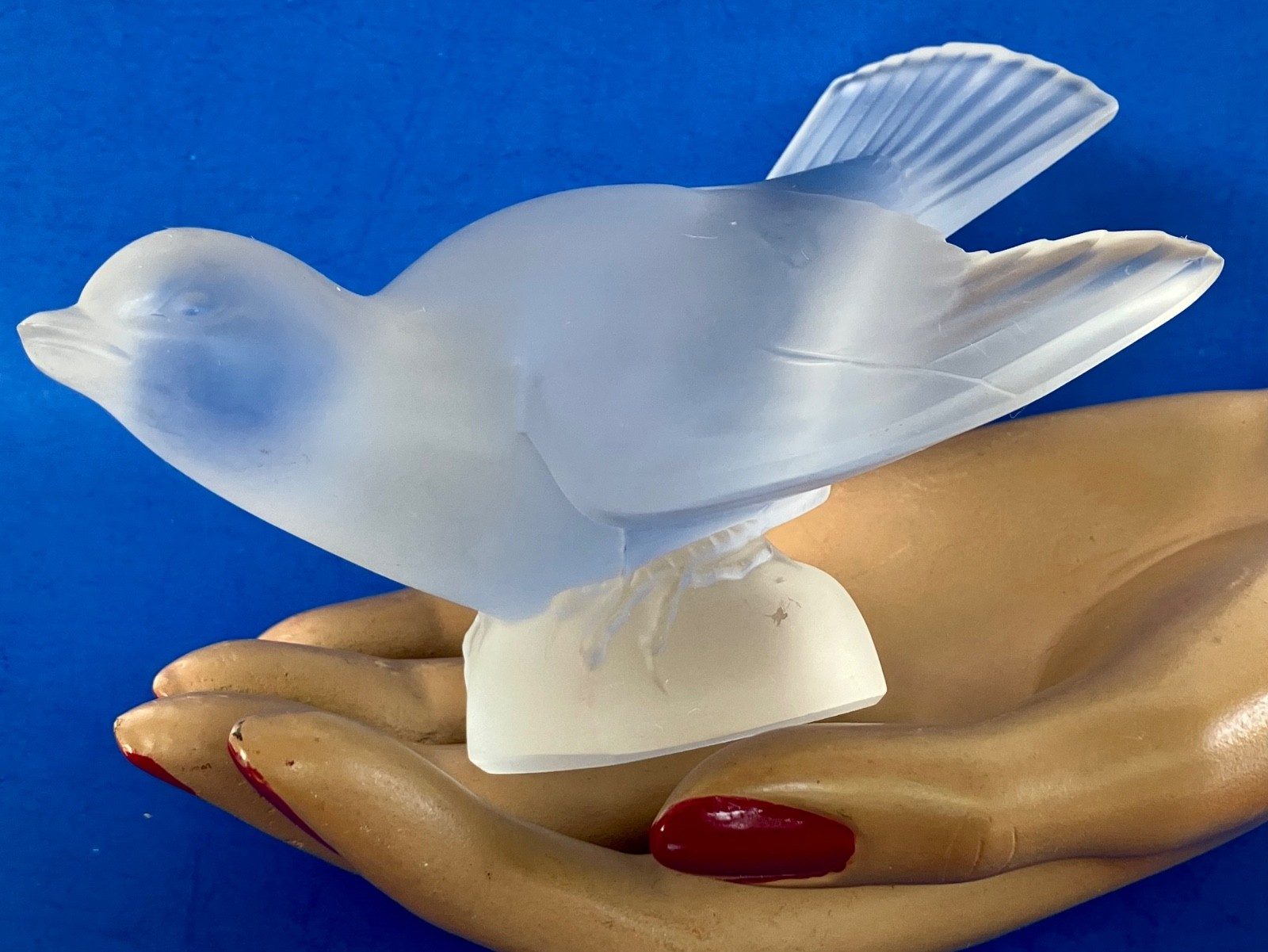 LALIQUE Crystal Frosted Art Glass Dove 5.25″ with Head Up, etched Signed