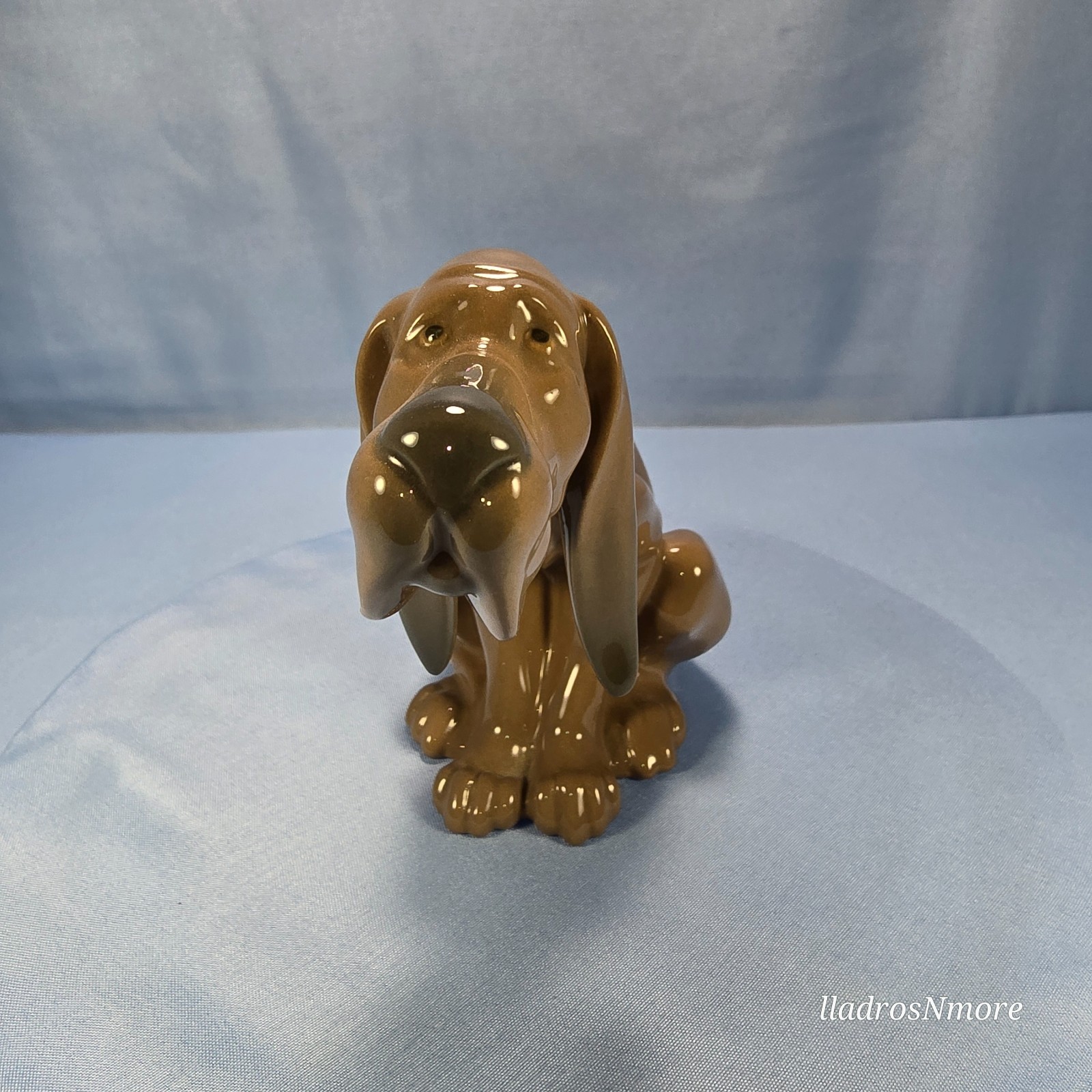 Lladro #5111 Timid Dog NO DAMAGE Lladro 5111 Timid Dog Bloodhound Sitting SIGNED