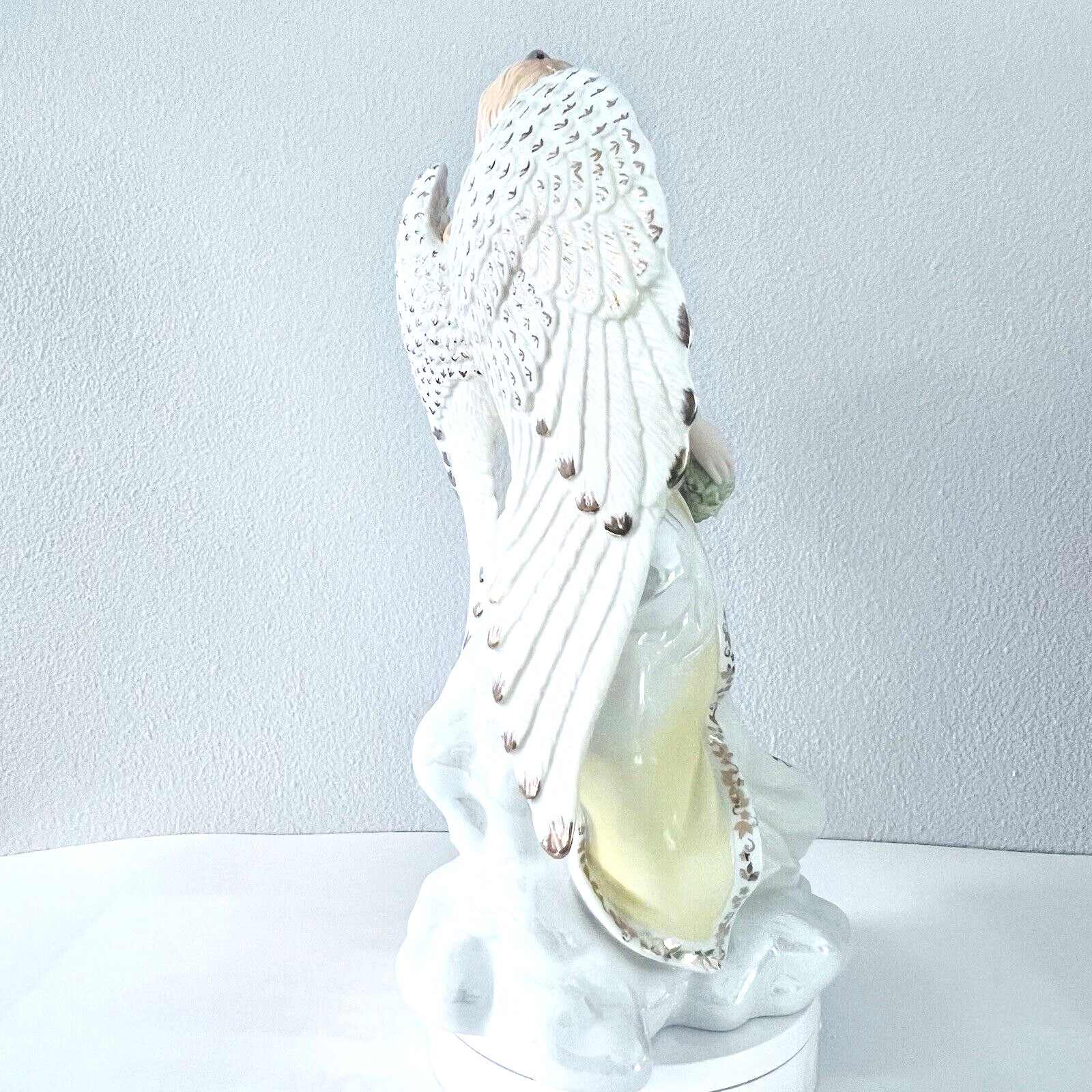 Lenox Limited Edition Angelic Honor Figurine Angel Holding Wreath 12”