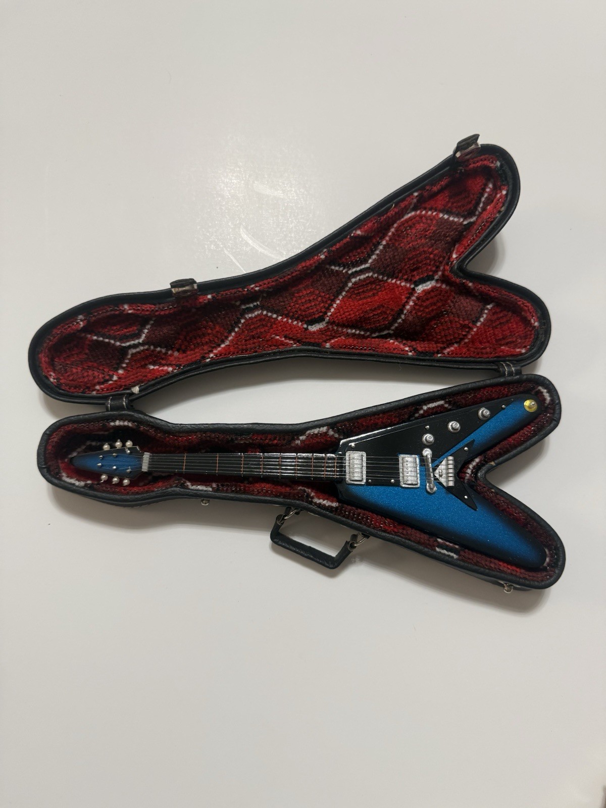 Mini Guitars 12 pieces