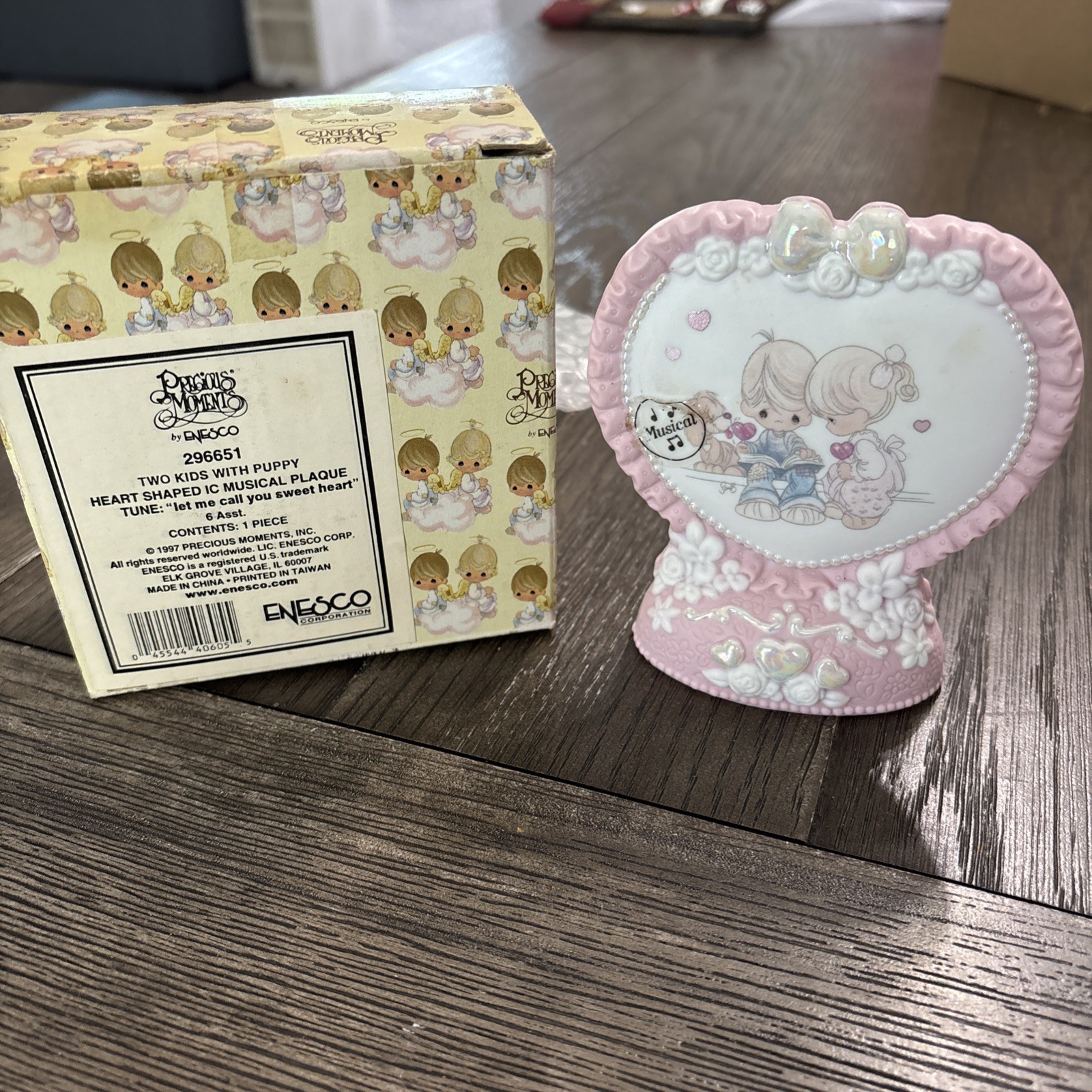 Precious Moments 2 Kids With Puppy Musical Plaque. W/ Box. 296651