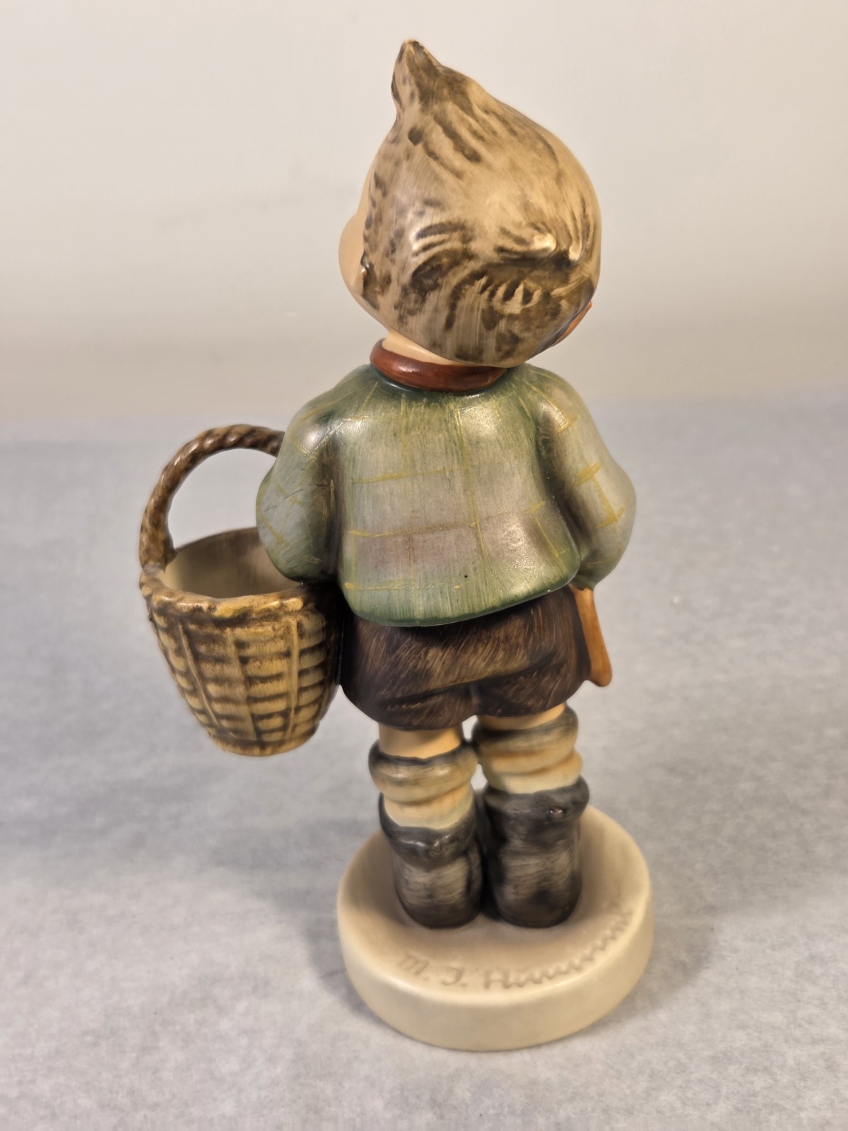 Lot of 3 Hummel Goebel Figurines LITTLE FIDDLER/DOCTOR/VILLAGE BOY Germany