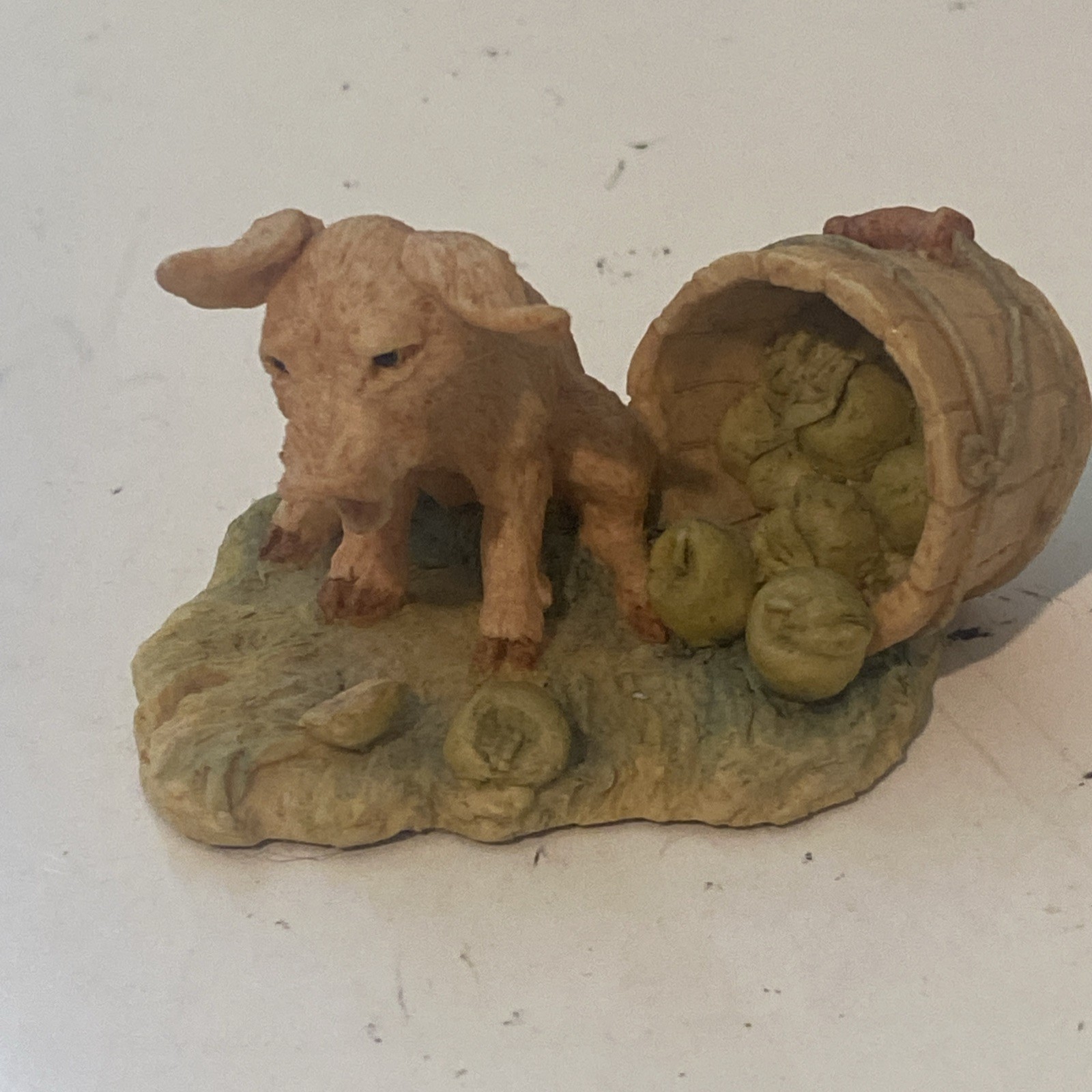 1980 SCHMID LOWELL DAVIS UNDER THE WEATHER PIG & APPLES FIGURINE SCOTLAND