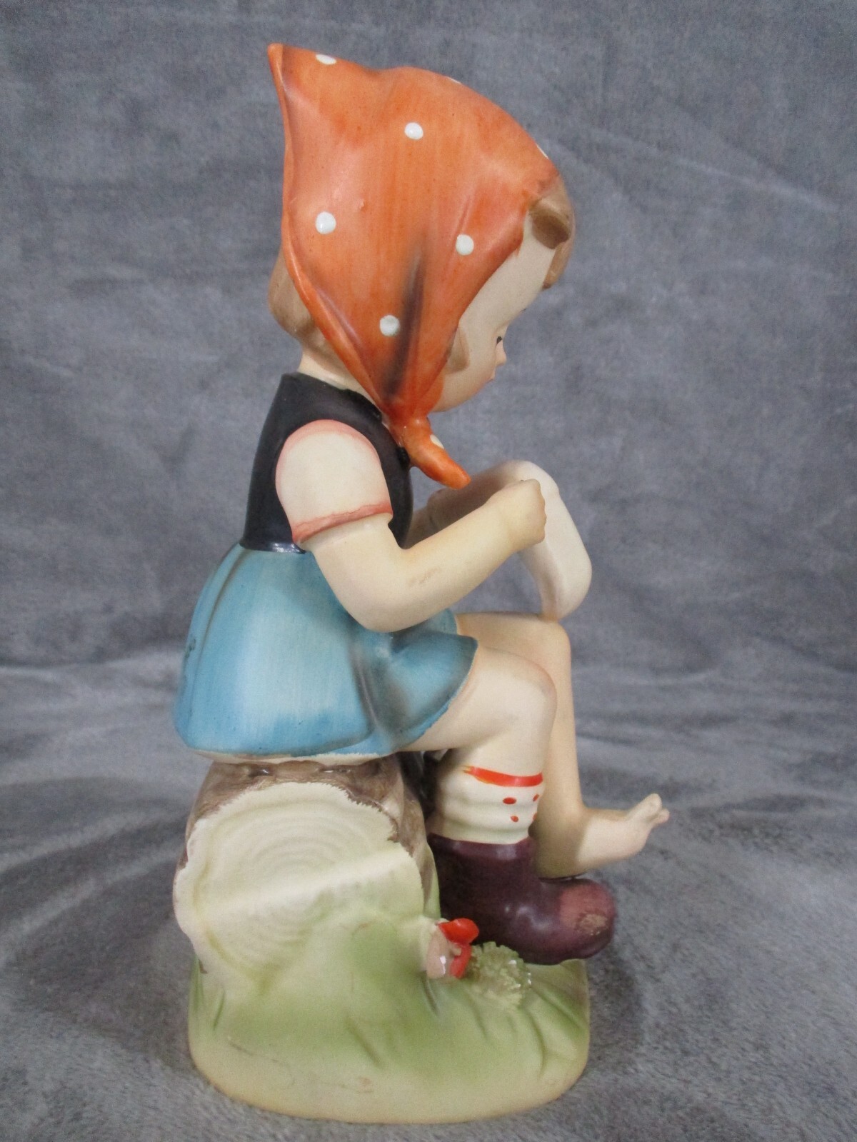 Erich Stauffer S8536 Little Mender Girl Darning Sock Porcelain Figurine Vintage