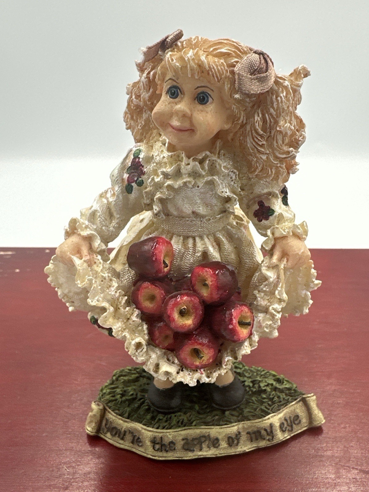 2002 Jacqueline Kent Collection Figurine “You’re the Apple of My Eye” Giftcraft