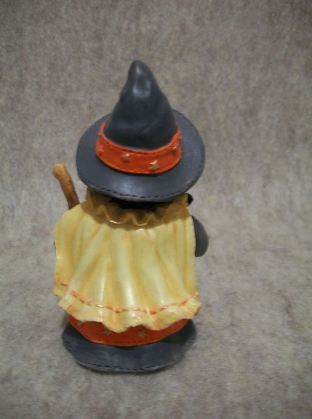 We make Magic with Moo with Barn – Halloween – Mary Moo Moo Cow Figurine