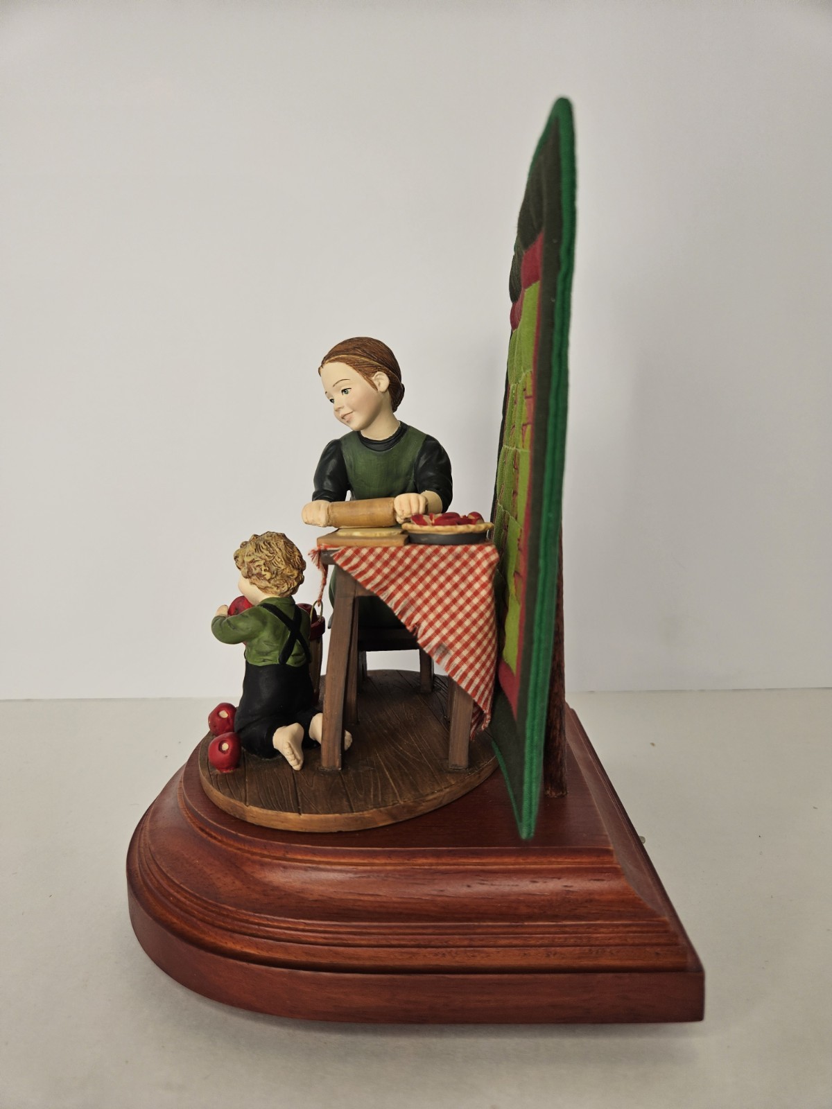 1995 Amish Heritage Collection Mother’s Little Helpers Musical Figurine