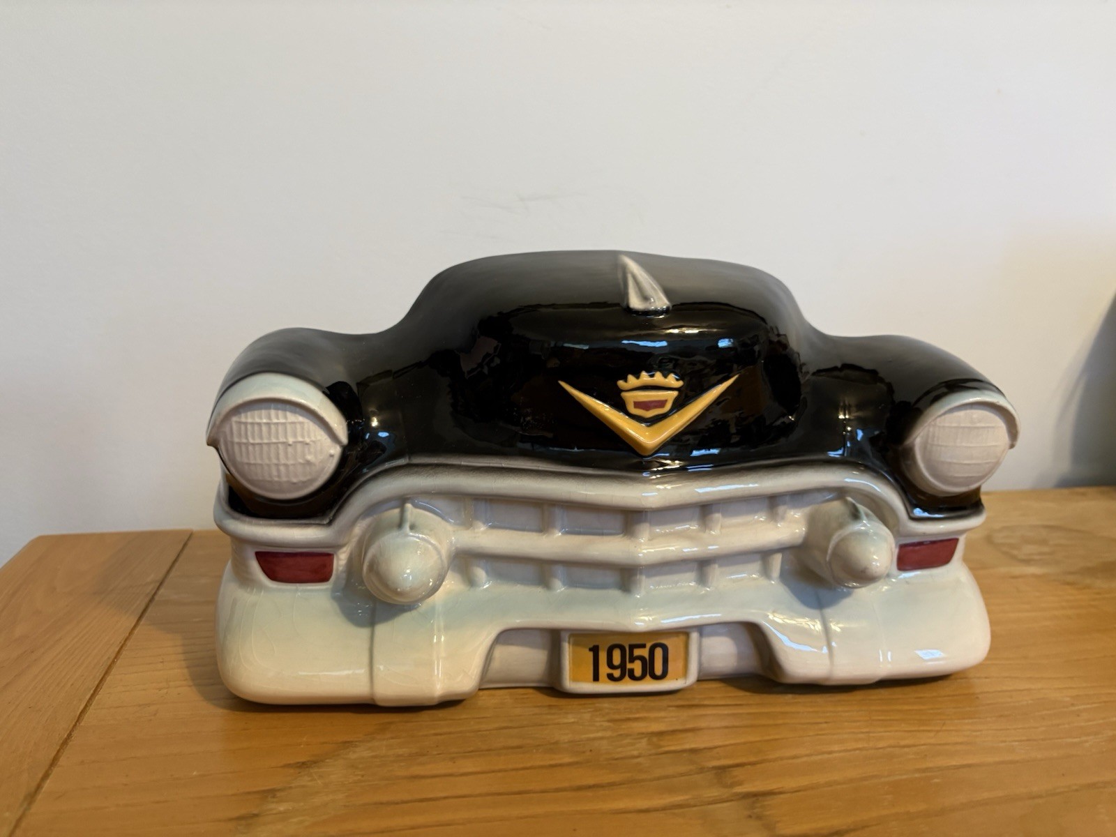 Vintage 1950s Ceramic Car Front Figurine Glossy Black/White w/Gold Red