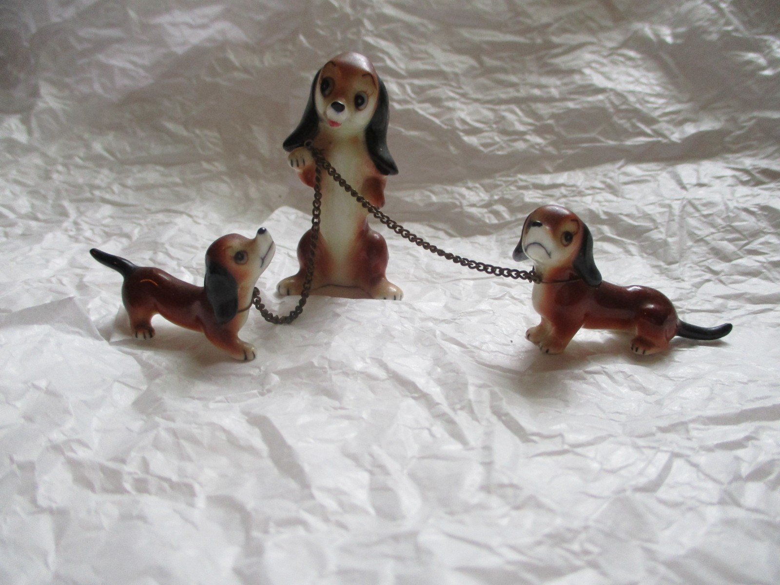 Vtg bone china Japan dachshund mother walking puppies on chain great faces!