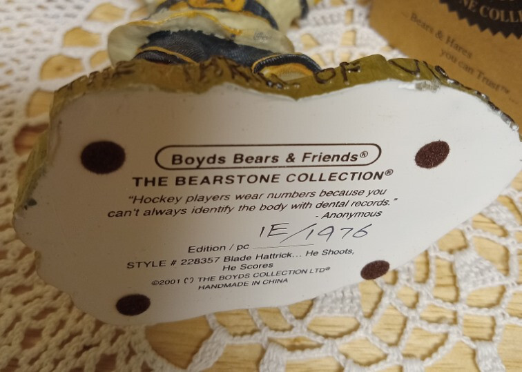 Boyds Bearstone Original Figurine Blade Hattrick Hockey 228357 Brandnew 1E/1976