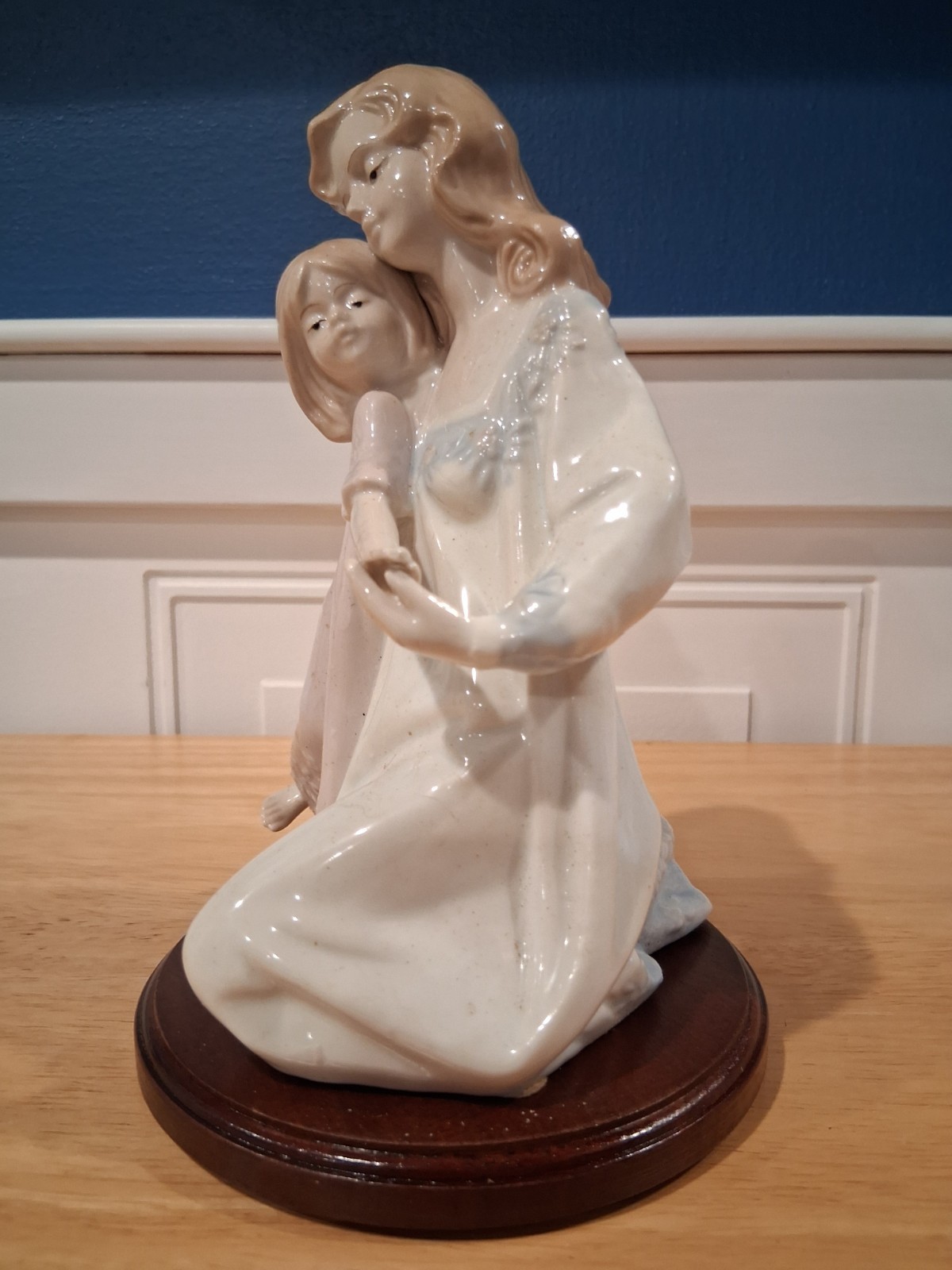 1990 Vintage Paul Sebastion”Mother And Daughter” Porcelain Figurine With Base