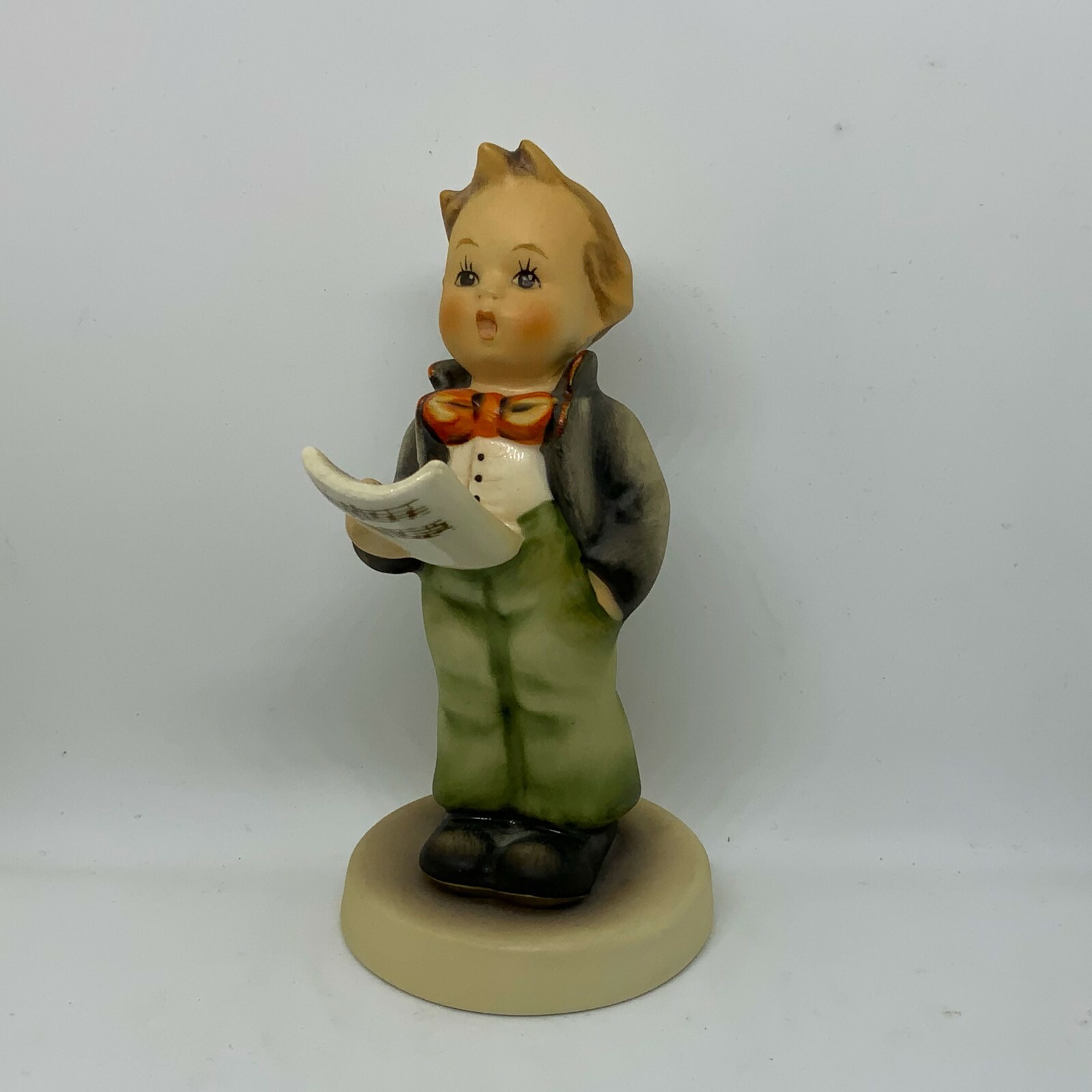Goebel Hummel SOLOIST Figurine #135 TMK3 – 4.75 Inches *E1A