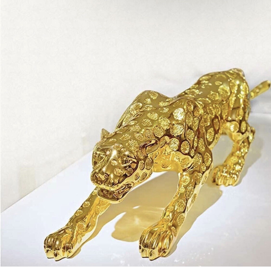 Luxury Gold Leopard Statue