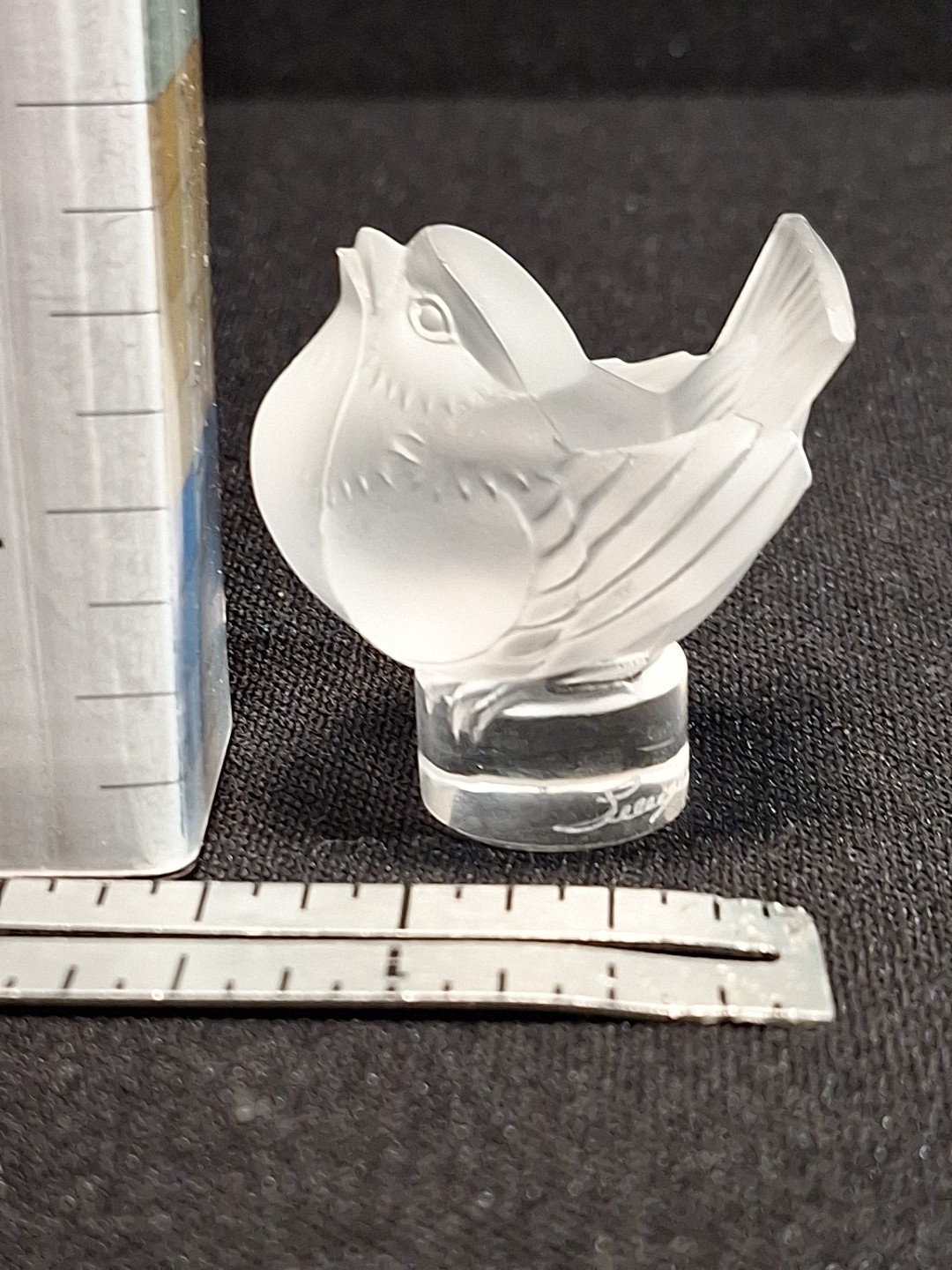 1.75″ Lalique France Crystal Glass Satin Sparrow Dove Swallow Bird Figurine