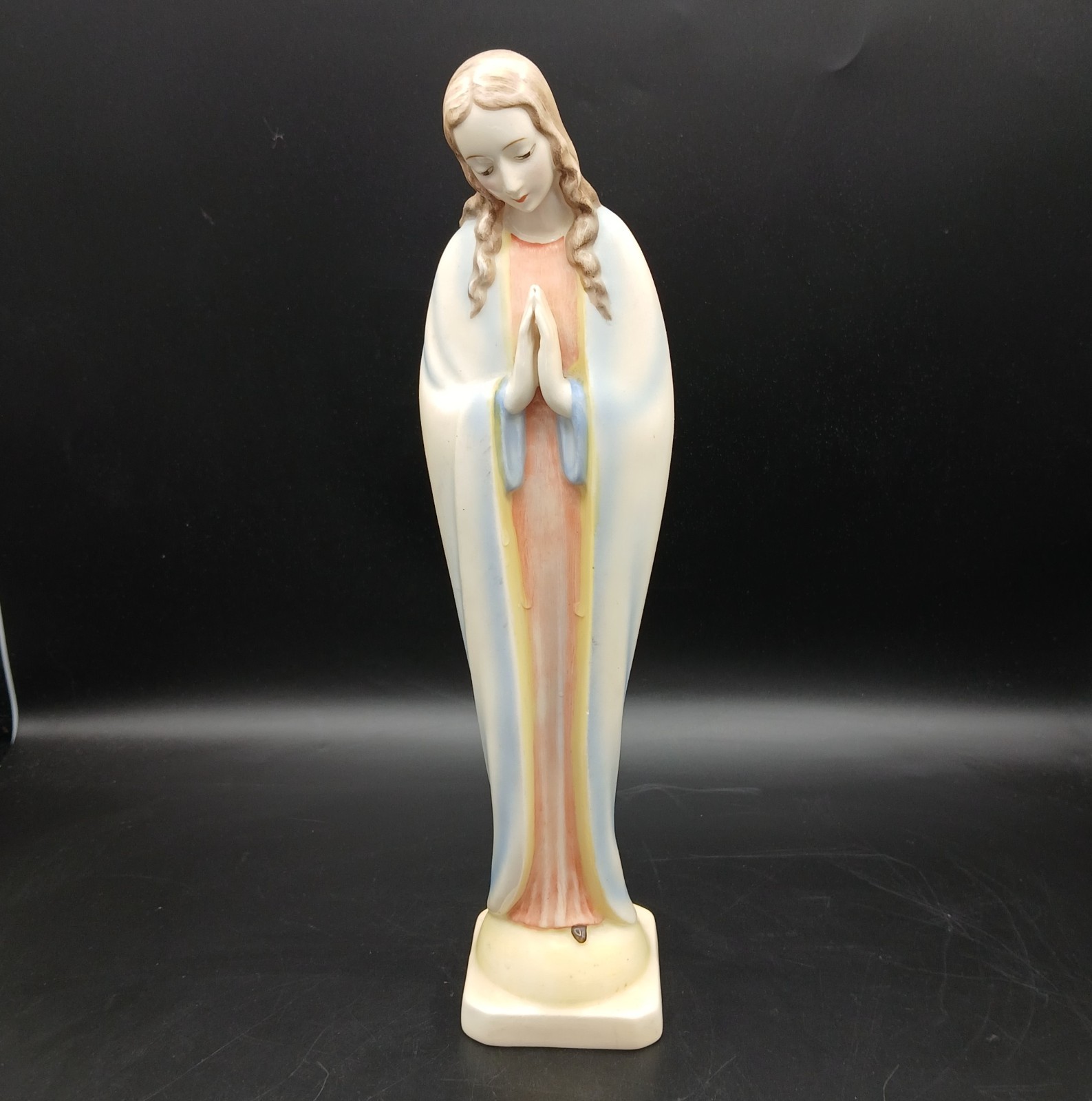 Vintage M J Hummel Goebel Praying Madonna Virgin Mary Figure, W. Germany 10.25″H