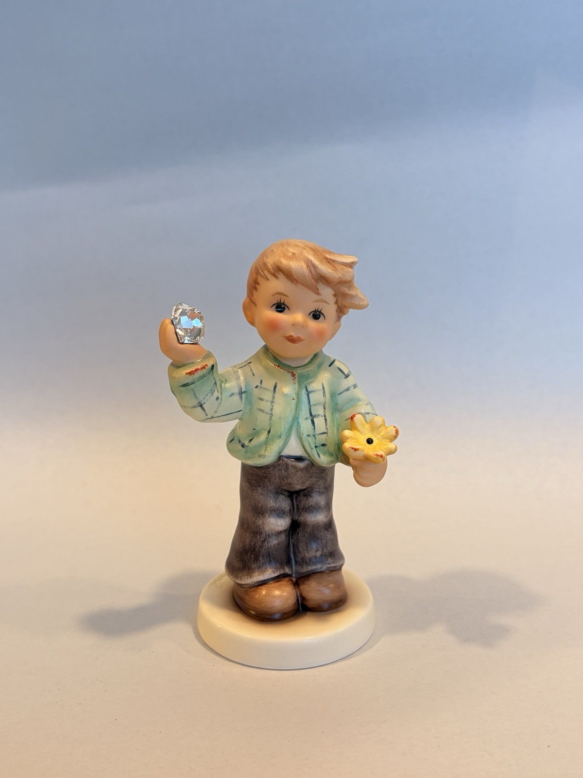 Sweetheart Hummel 2323 – Swarovski Crystal – Limited Edition 527/3,000