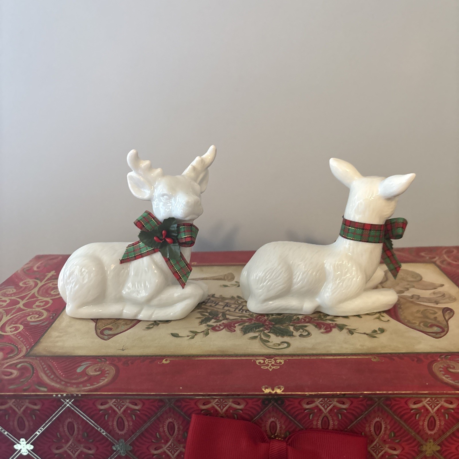 Set Of White Porcelain Deer With Holiday Bows 4×3.5 In