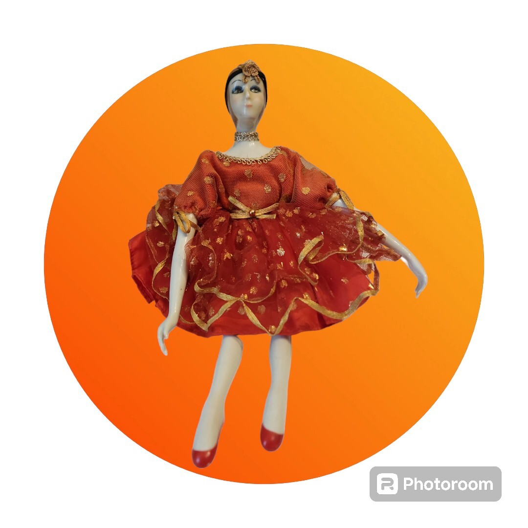 “1920’s Flapper Ballet Dancer” Porcelain Red/Gold Dress Rare Detailed Doll