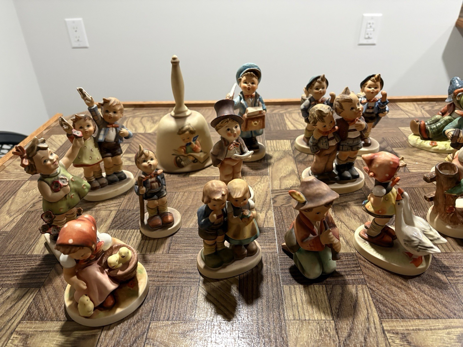 LOT OF 20 Hummel Goebel Porcelain Figurines Made In Germany VTG 1972/79,