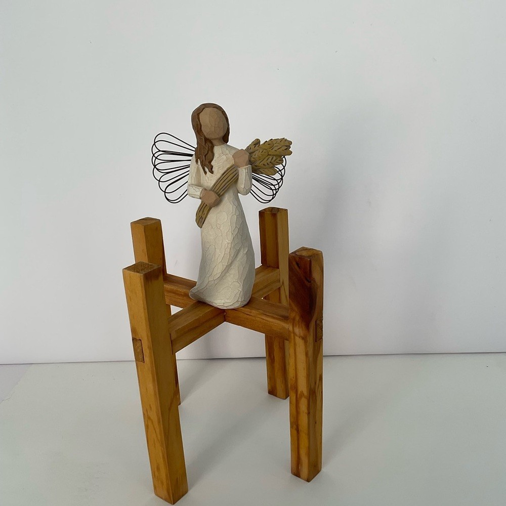 NW/OT/in Box Willow Tree “Angel of Autumn” 2001 by Susan Lordi Figurine
