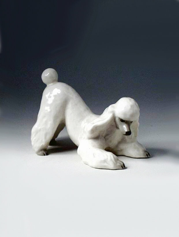 Lomonosov PORCELAIN Figurine DOG POODLE WHITE PLAYING@