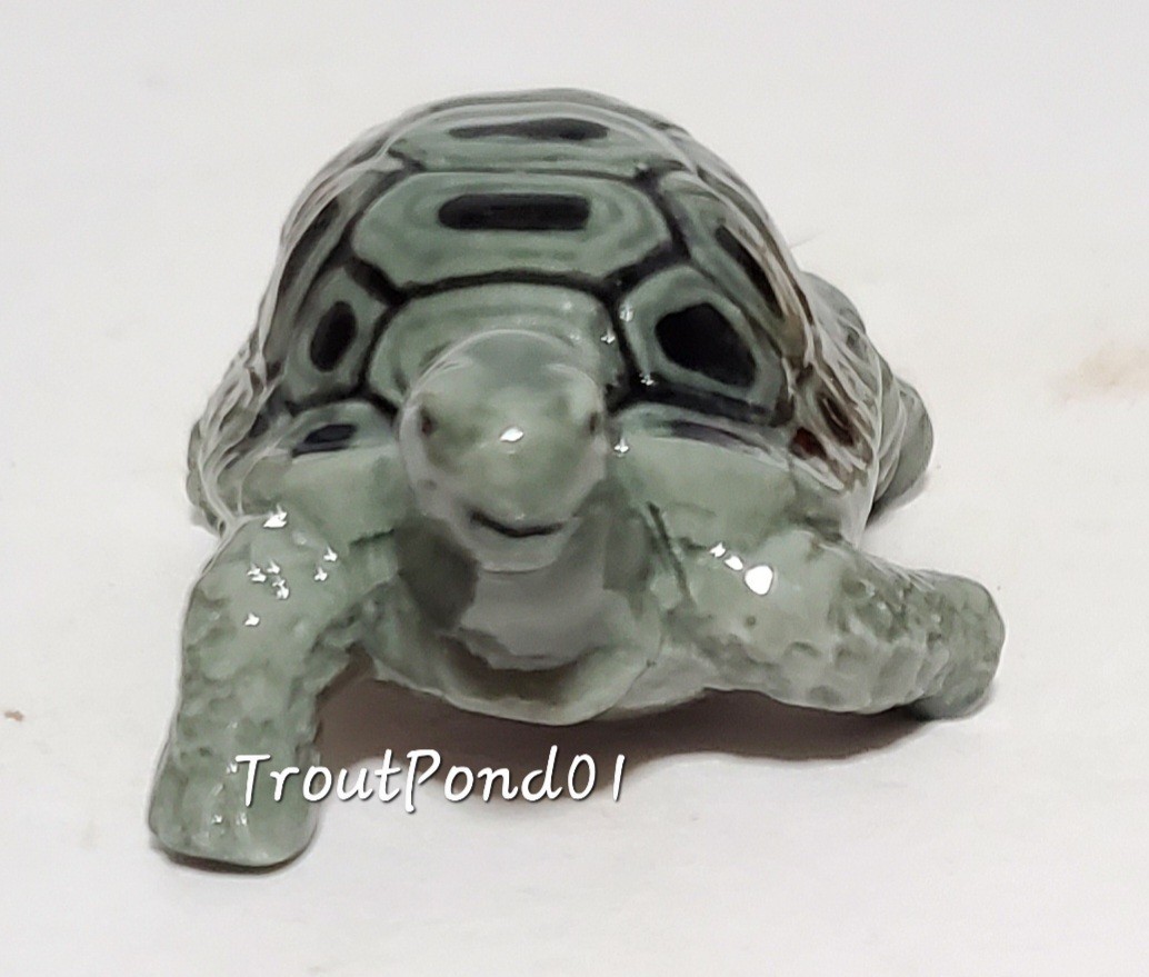 Wade Whimsies Tortoise Turtle Porcelain Figurine Wade Fair 2015 HP LE Variation