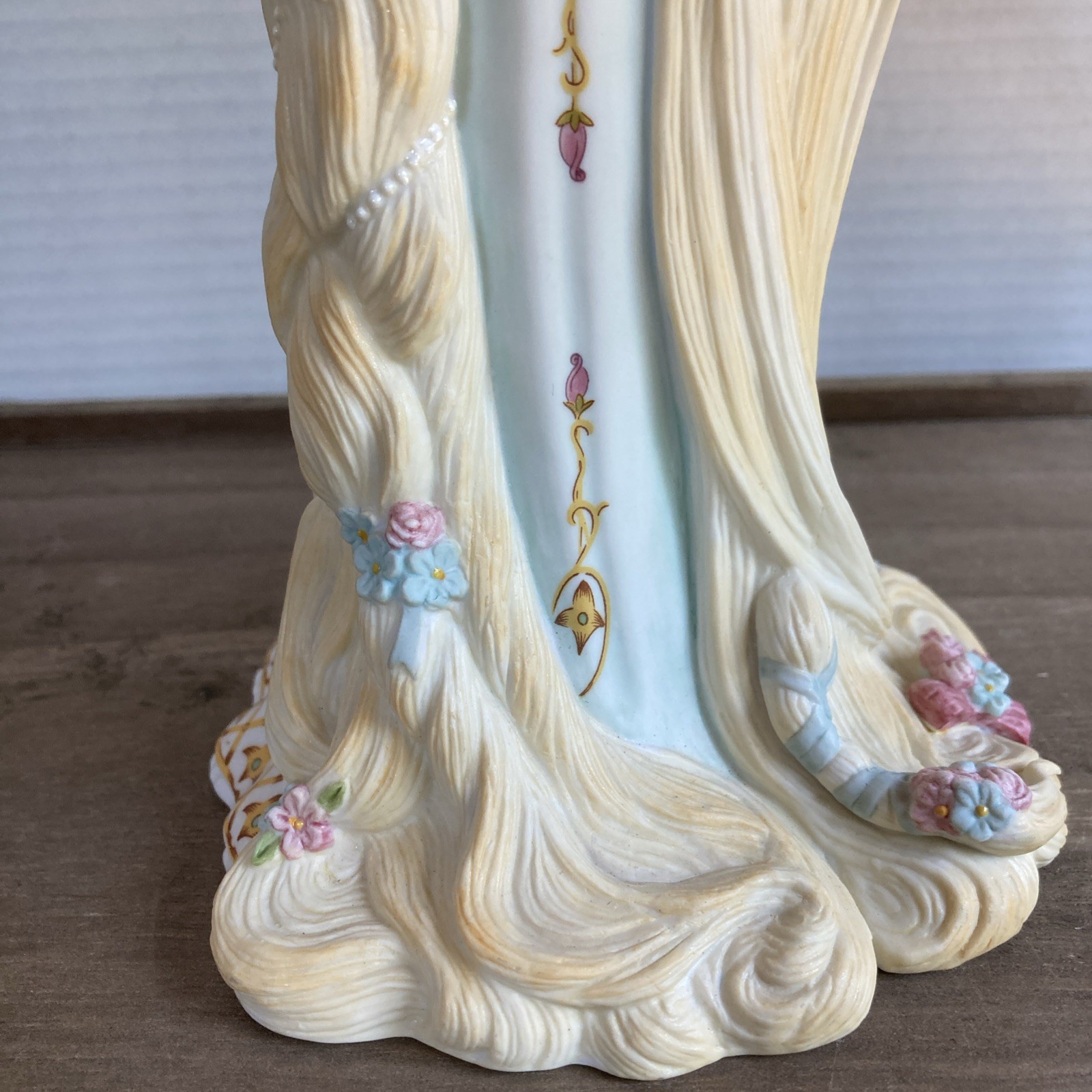 Lenox Legendary Princesses Collection “Rapunzel” Porcelain Figurine 9”