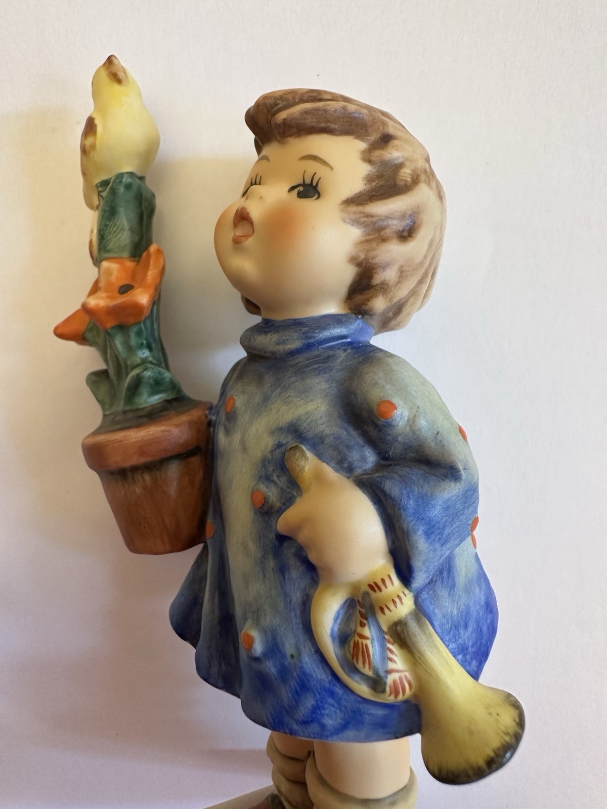 1971 Hummel 5.5” W Germany W Goebel Figurine Girl Holding Flower 17/0