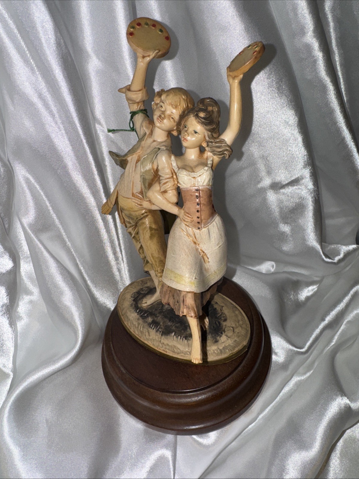 A great figure/Rotating Dancing Couple Music Box by Italy