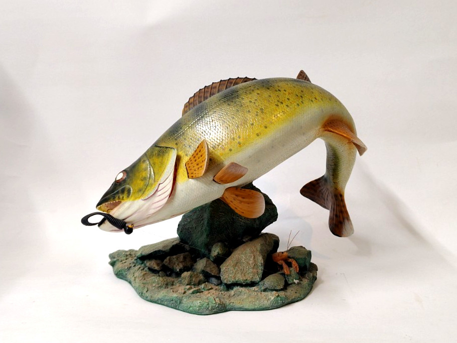 WILY WALLEYE by George Kruth Danbury Mint Freshwater Fishing Trophies Collection
