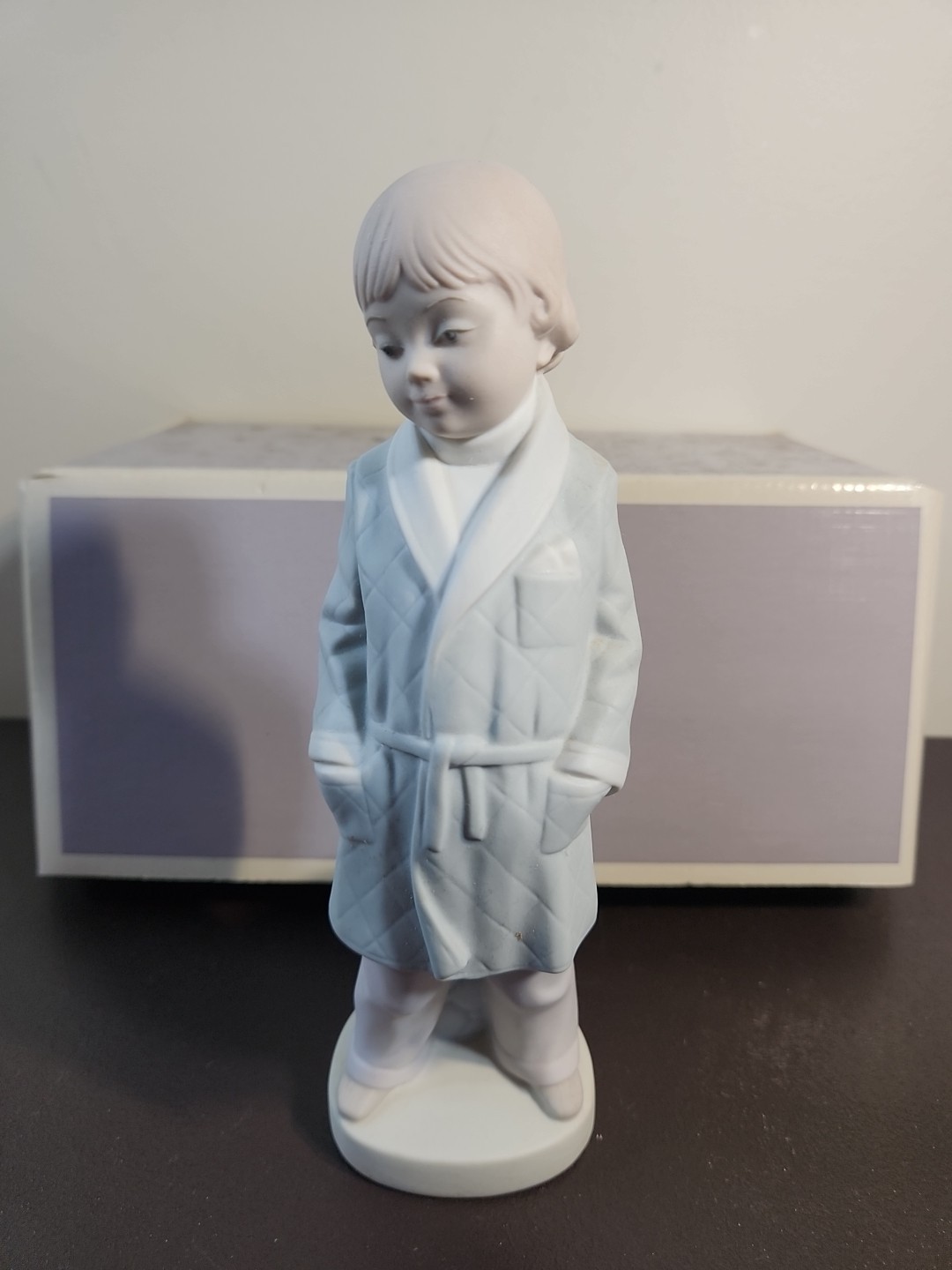 LLADRO FIGURE BOY w/ SMOKING JACKET by Francisco Catalá #4900 retired 4900