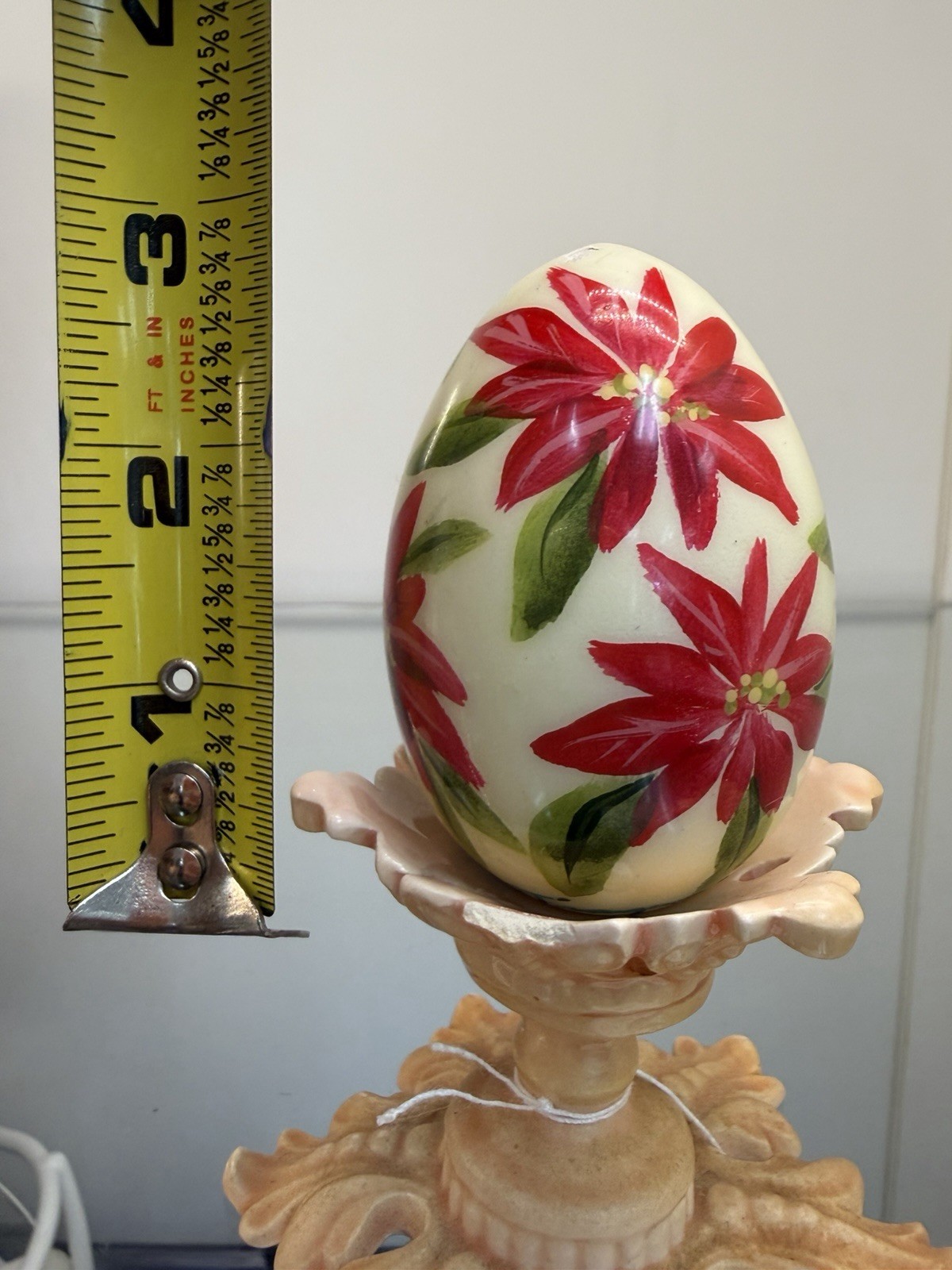 Alan Traynor Hand Painted Signed Solid Wood Floral Collector Egg Ivory Red Green
