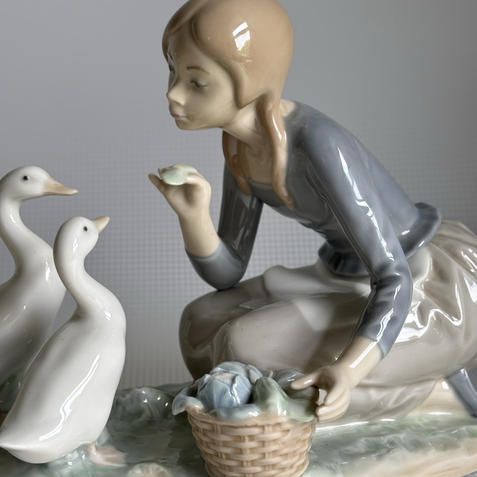Lladro Spain #4849 Food For Ducks Retired Porcelain Figurine Spain Cabbage