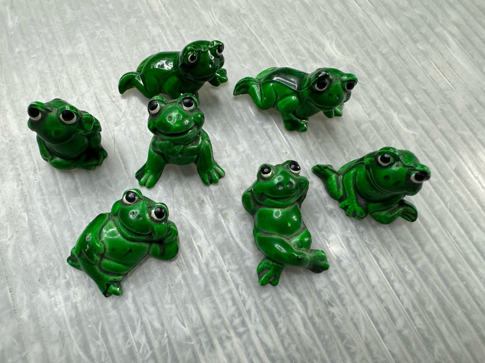 vintage KINDER SURPRISE 1986 Happy Frogs Figure LOT/7