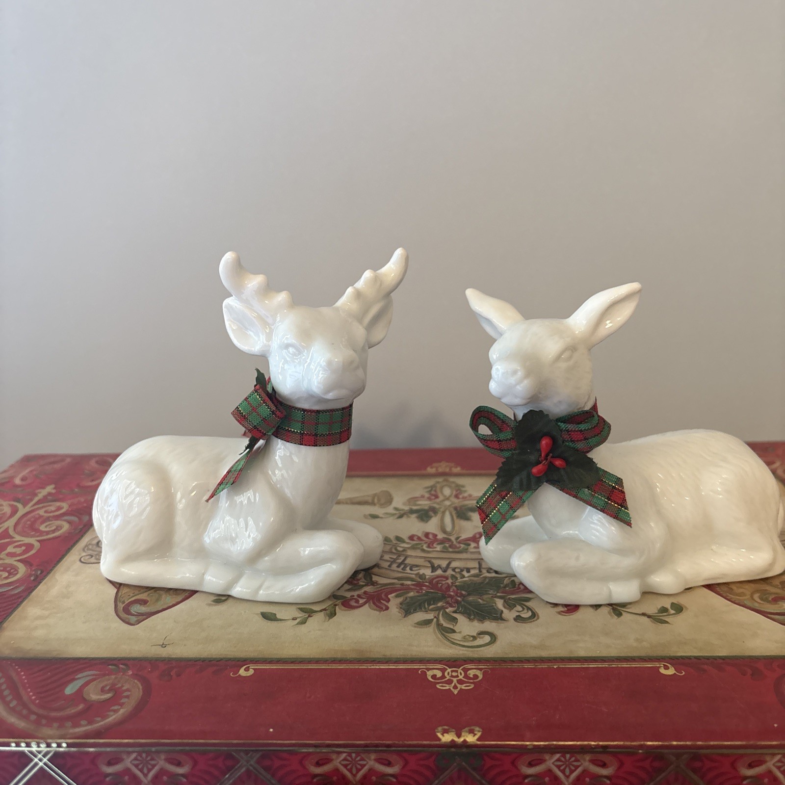 Set Of White Porcelain Deer With Holiday Bows 4×3.5 In