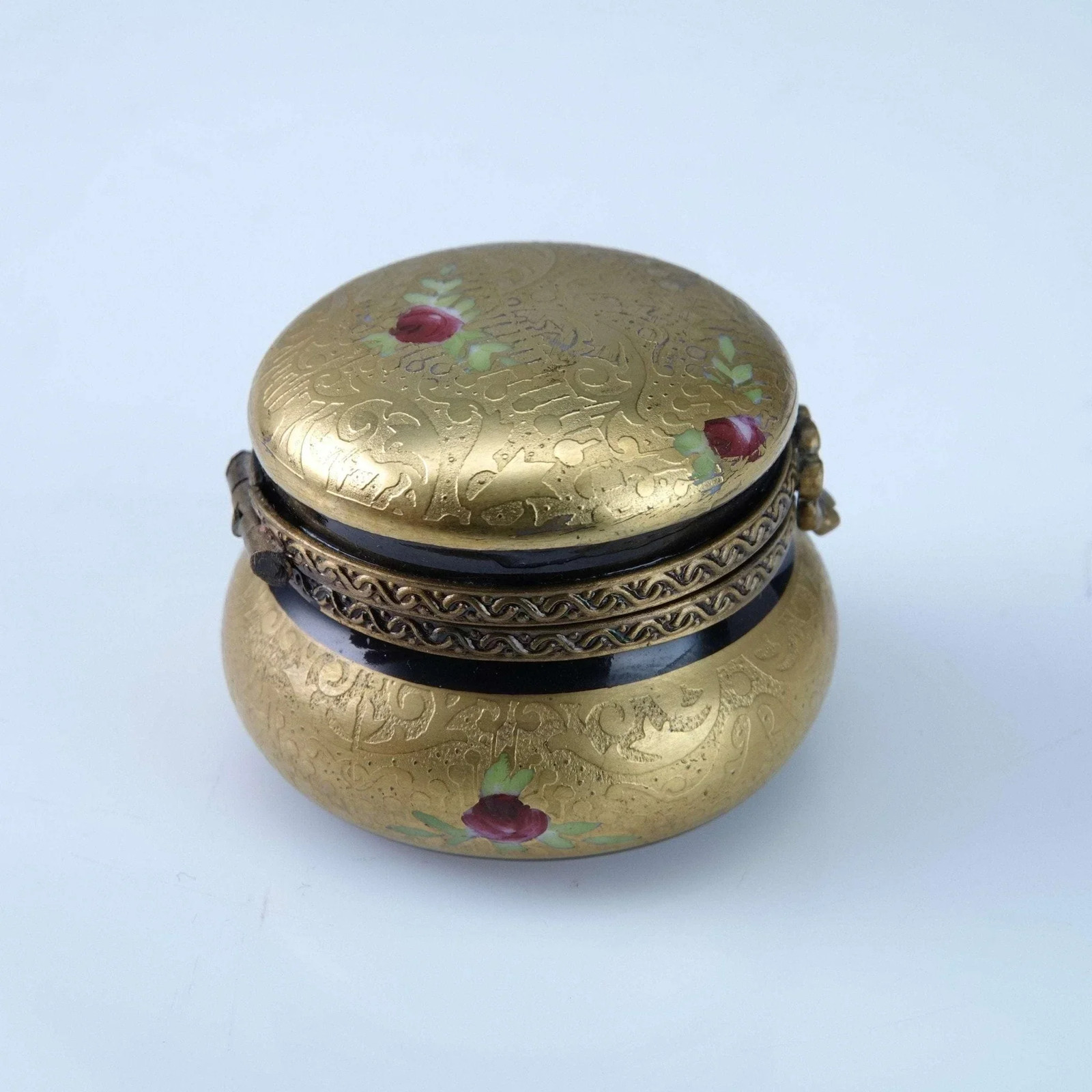 Peint Main Limoges Incrustation gold Trinket Box Hand Painted